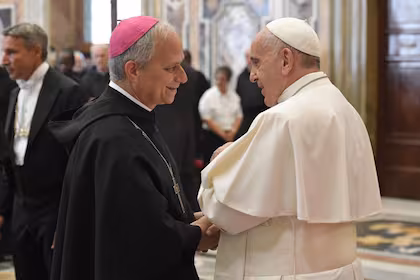 leon-xiv-y-el-papa-BKI4UNOKTNBPVAKSEQFT7FPVPI