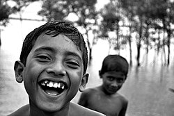 A_Smiling_boy_from_Bangladesh