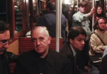 Mural en homenaje al Papa Francisco en la Línea A del Subte de Buenos Aires